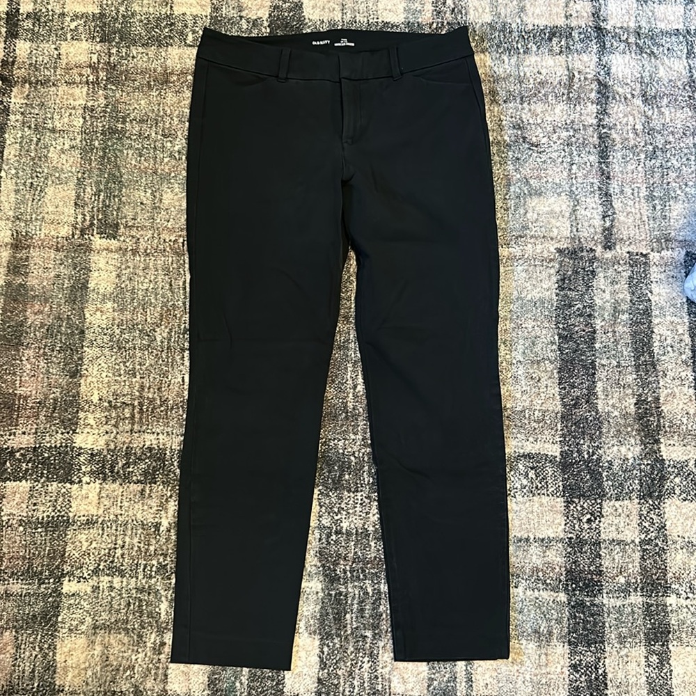 Excellent condition old navy pixie pants.